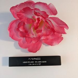 ❣️M.A.C Black Liquid Eye Liner👠